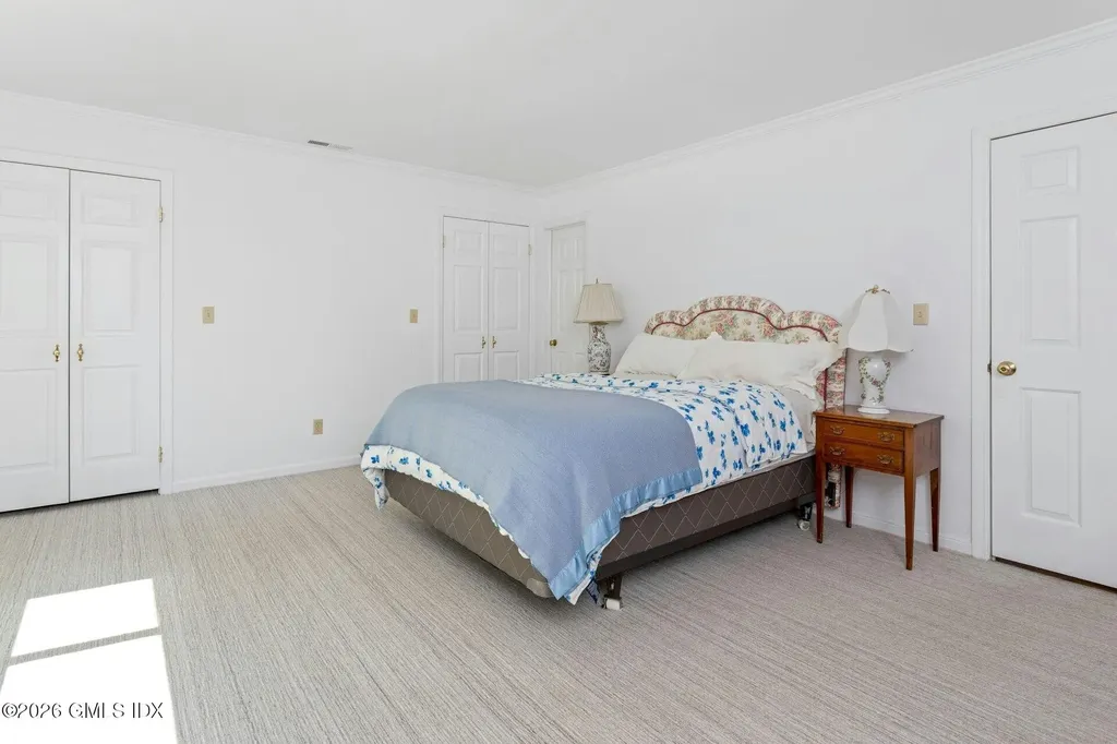 527 W Lyon Farm Drive Greenwich CT 06831
