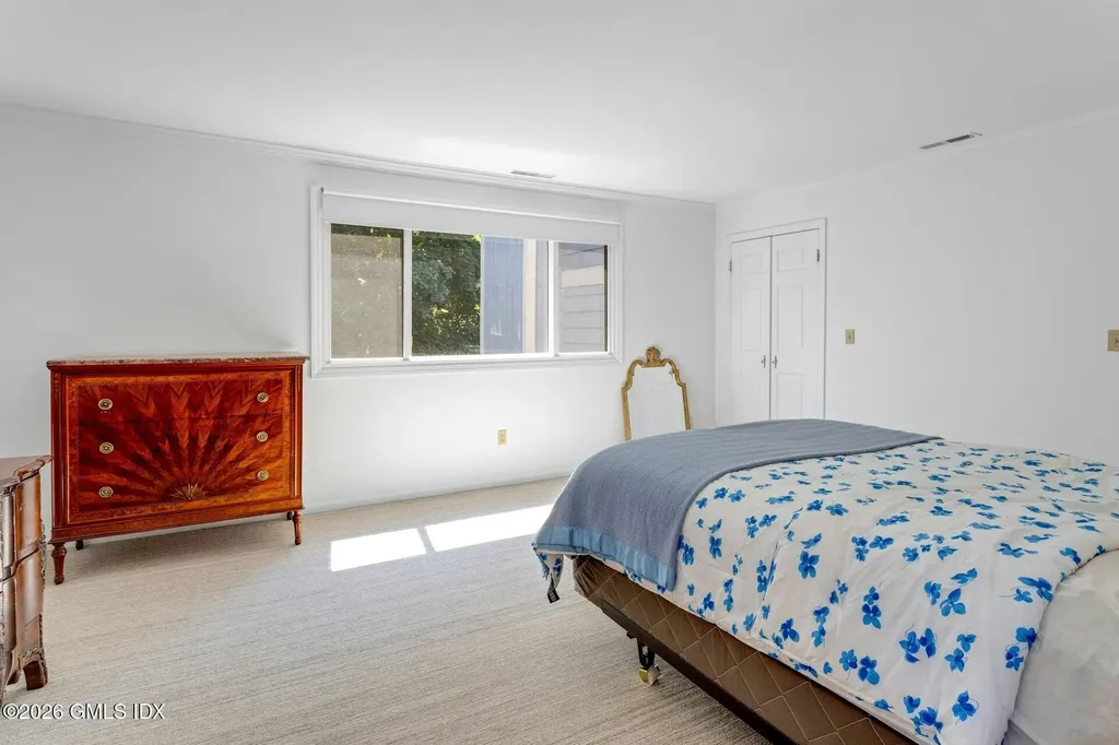 527 W Lyon Farm Drive Greenwich CT 06831