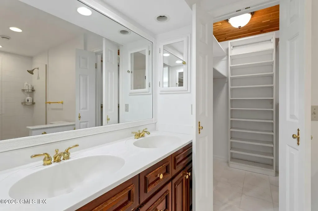527 W Lyon Farm Drive Greenwich CT 06831