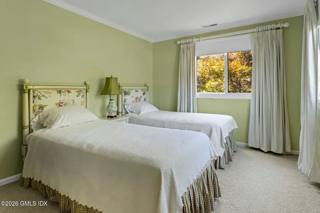 527 W Lyon Farm Drive Greenwich CT 06831