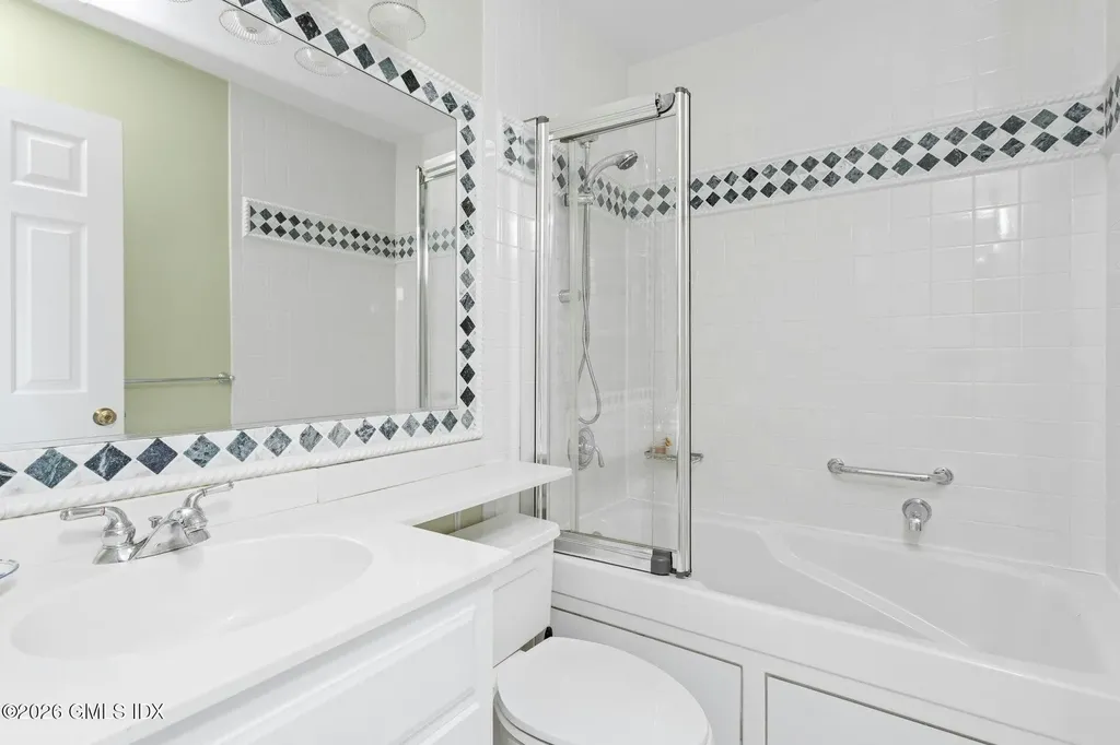 527 W Lyon Farm Drive Greenwich CT 06831