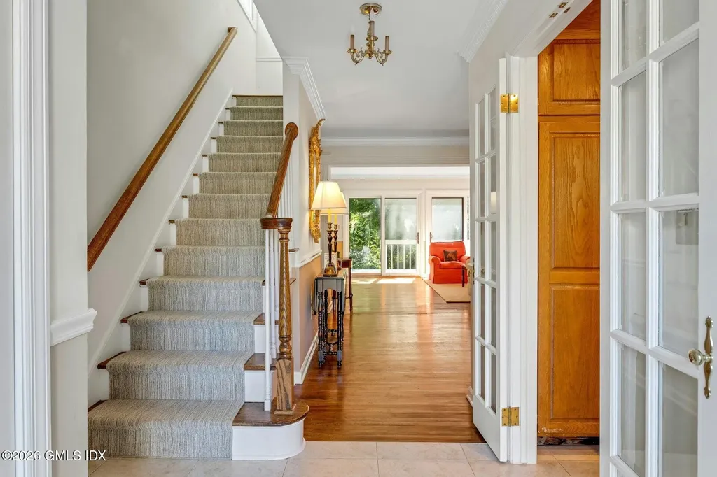 527 W Lyon Farm Drive Greenwich CT 06831