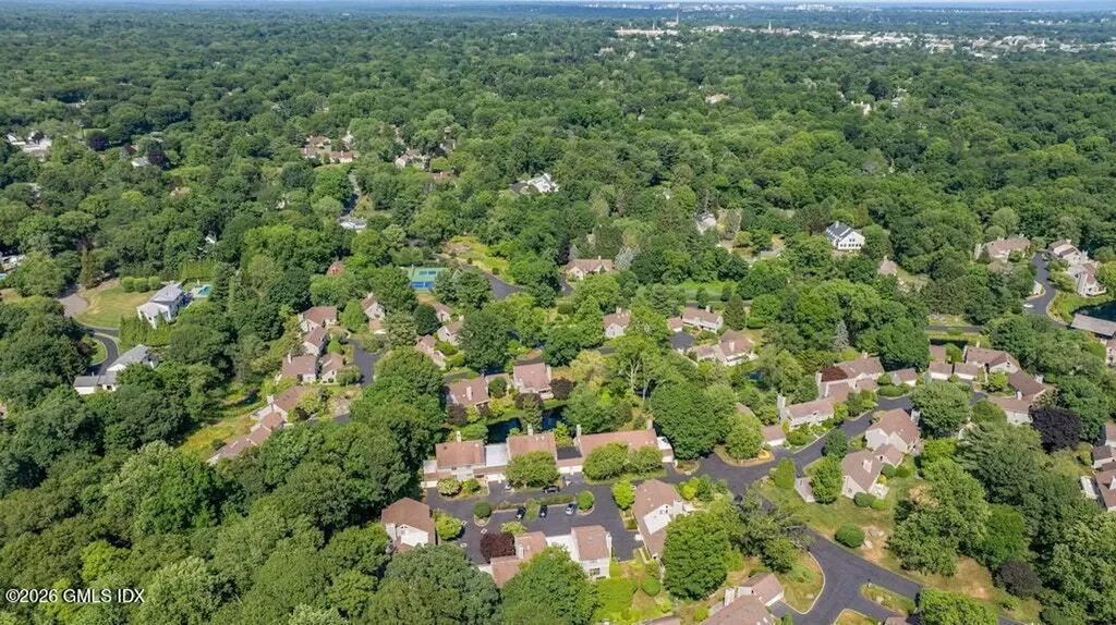 527 W Lyon Farm Drive Greenwich CT 06831
