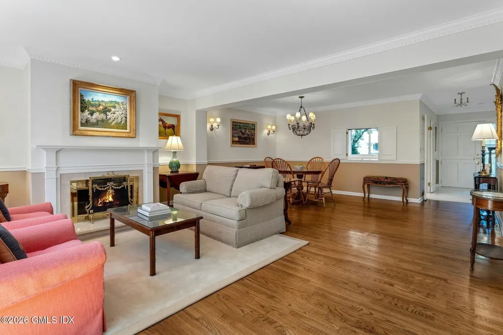 527 W Lyon Farm Drive Greenwich CT 06831