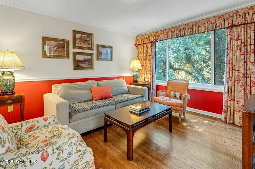 527 W Lyon Farm Drive Greenwich CT 06831