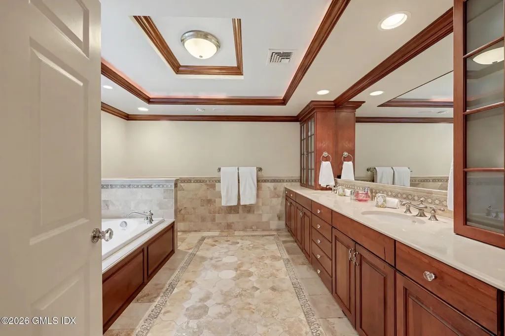 38 Byfield Lane Greenwich CT 06830
