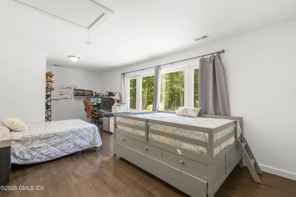 1080 Black Rock Easton CT 06612