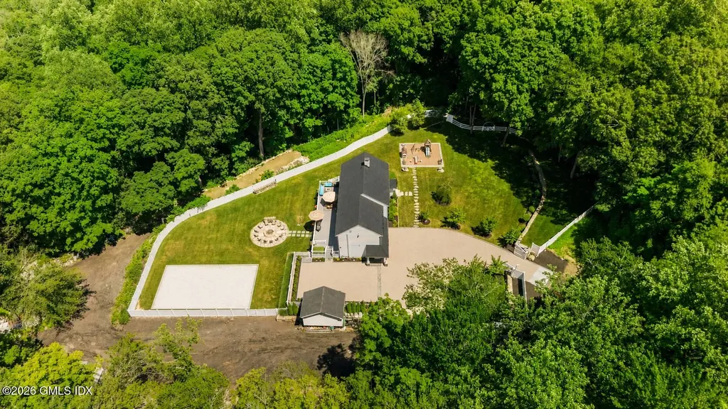 1080 Black Rock Easton CT 06612