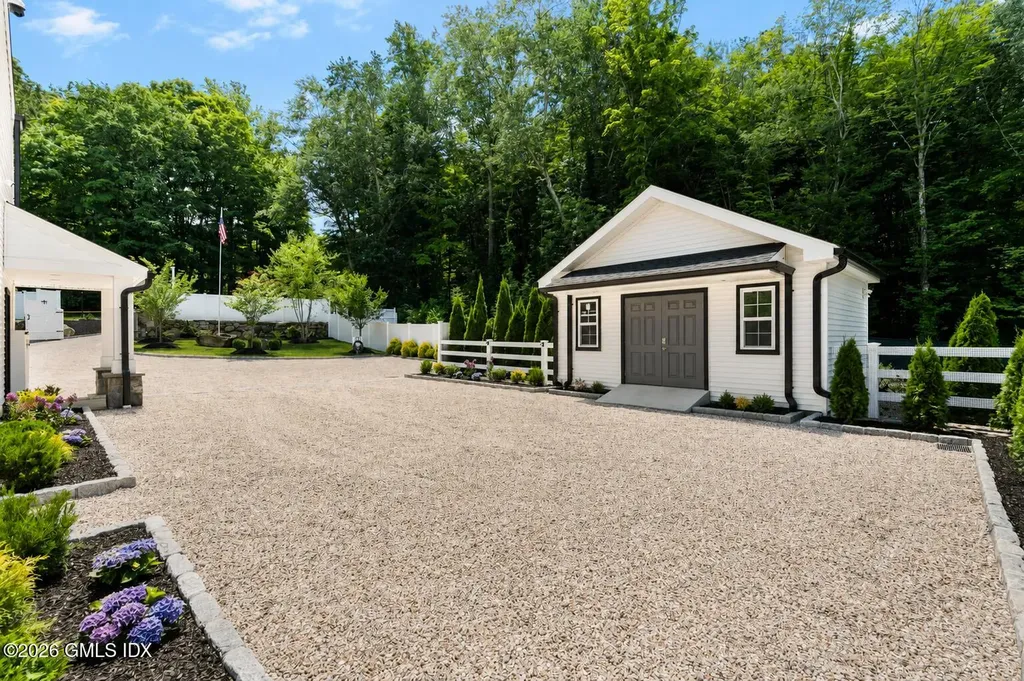 1080 Black Rock Easton CT 06612