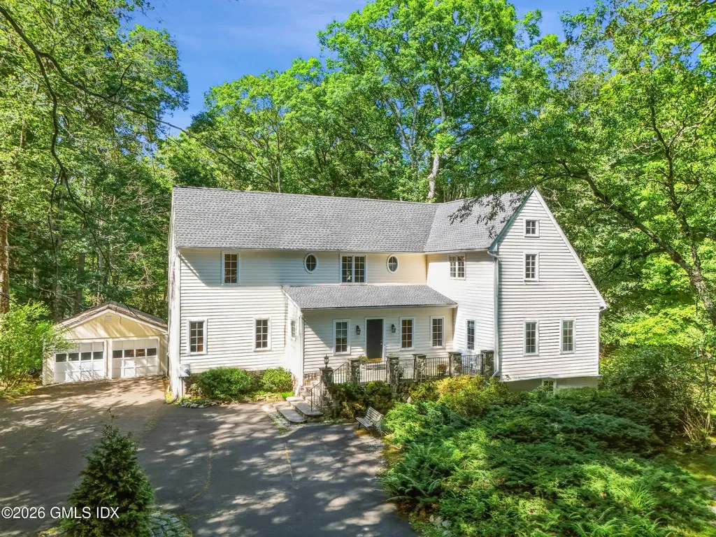 Cos Cob CT, 3 Carriage Road