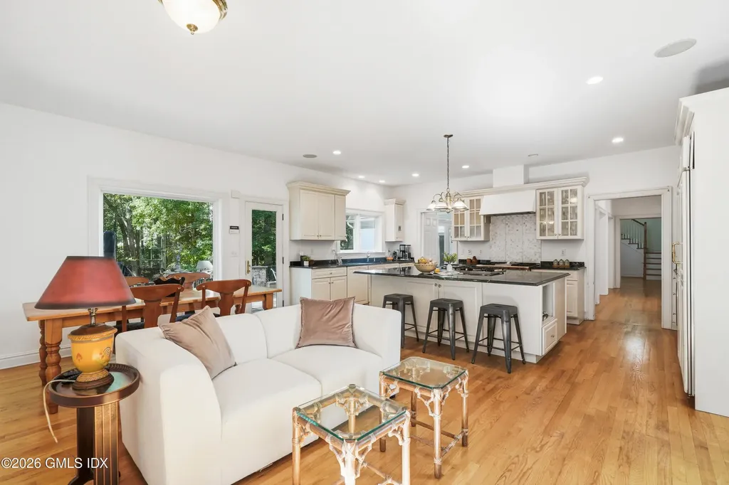 3 Carriage Road Cos Cob CT 06807