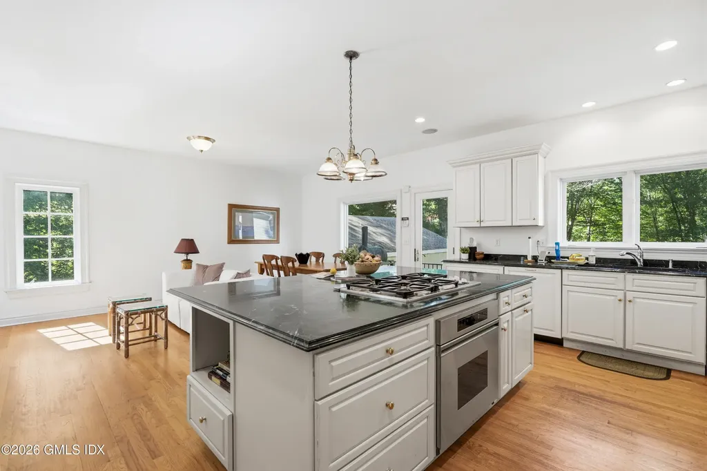3 Carriage Road Cos Cob CT 06807
