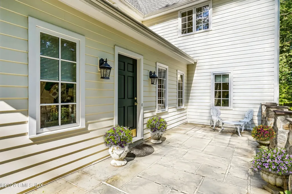 3 Carriage Road Cos Cob CT 06807