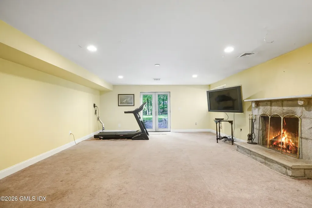 3 Carriage Road Cos Cob CT 06807