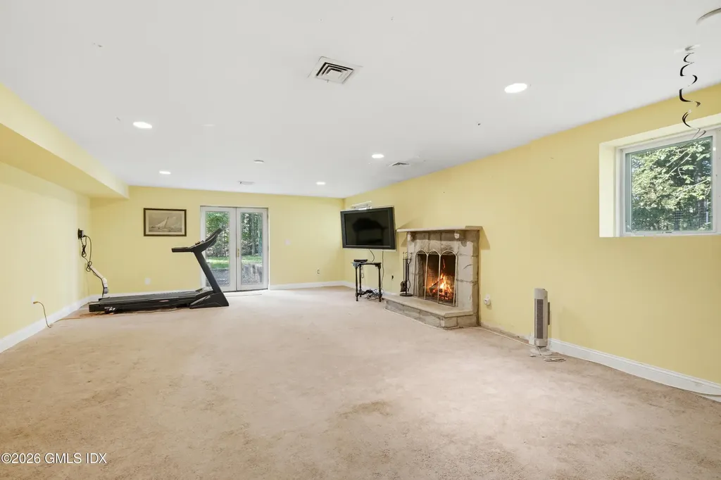 3 Carriage Road Cos Cob CT 06807