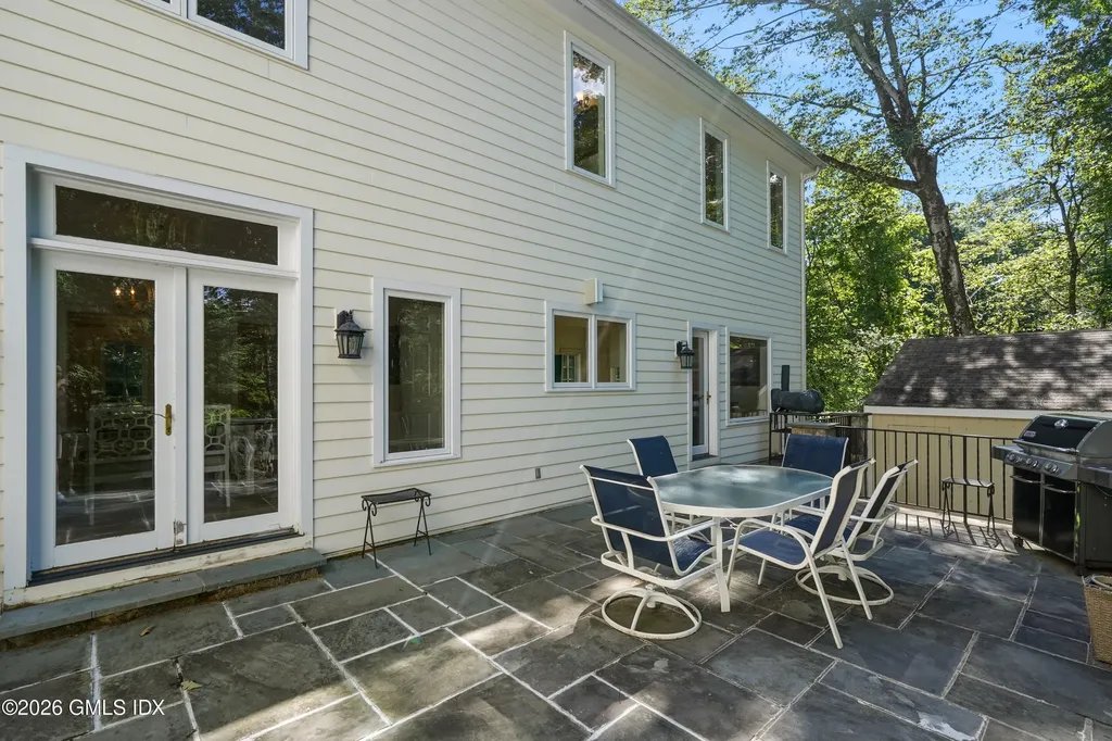 3 Carriage Road Cos Cob CT 06807