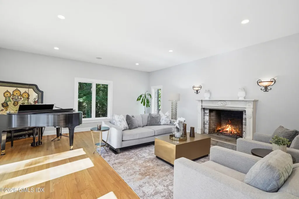 3 Carriage Road Cos Cob CT 06807