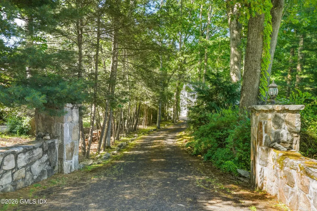 3 Carriage Road Cos Cob CT 06807