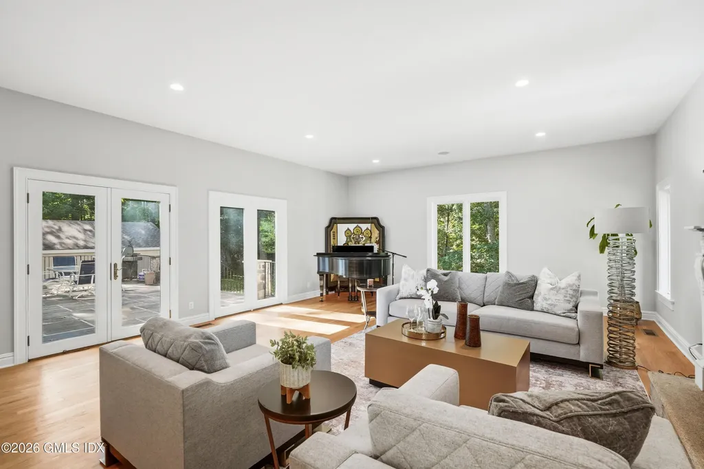 3 Carriage Road Cos Cob CT 06807