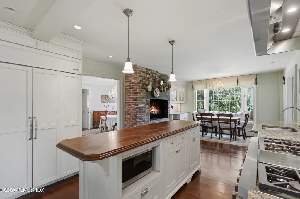 137 Sturges Ridge Road Wilton CT 06897
