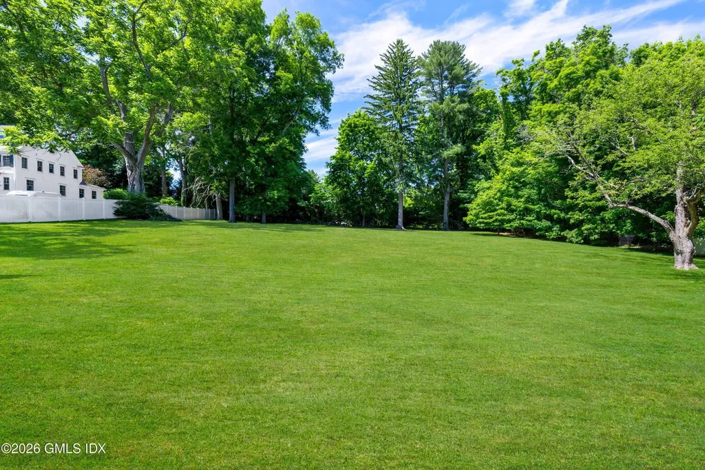 17 Kenilworth Terrace Greenwich CT 06830