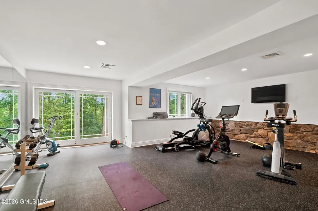 35 Wilshire Road Greenwich CT 06831