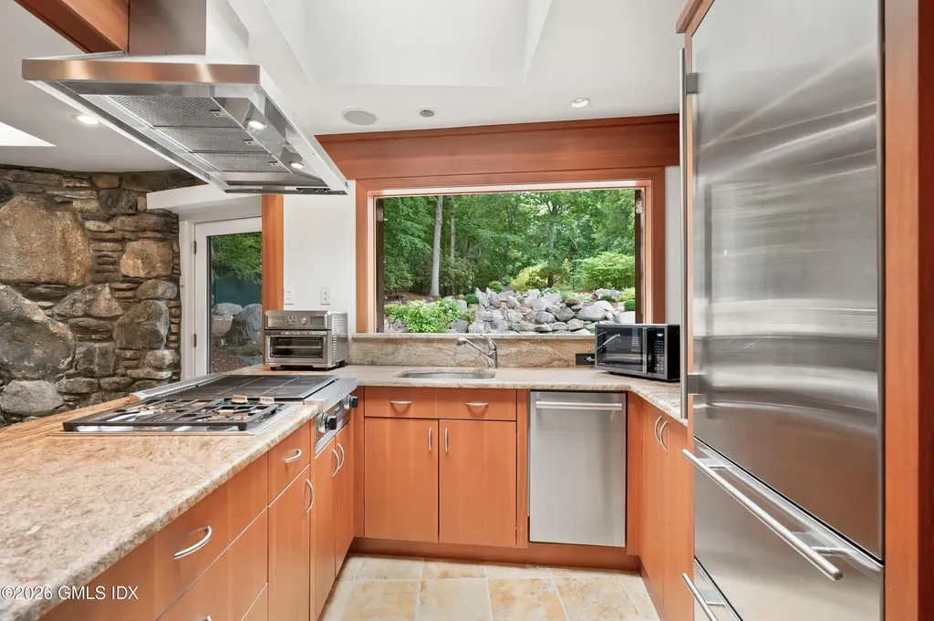 35 Wilshire Road Greenwich CT 06831