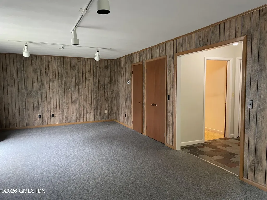 21 Windsor Lane Cos Cob CT 06807