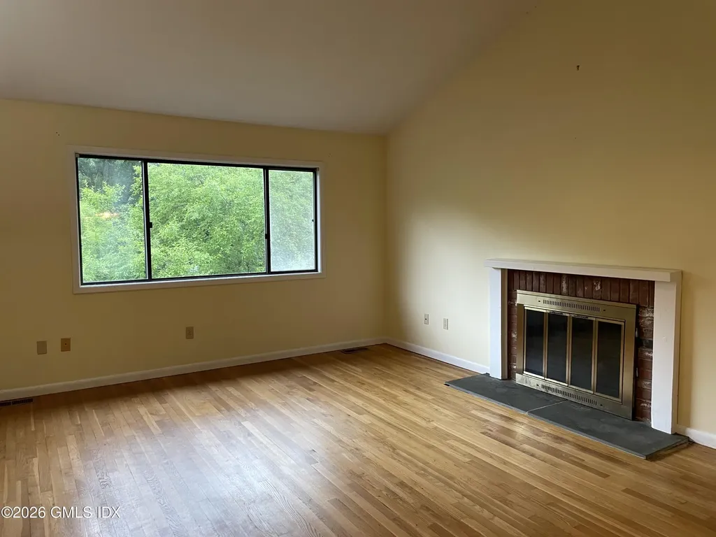 21 Windsor Lane Cos Cob CT 06807