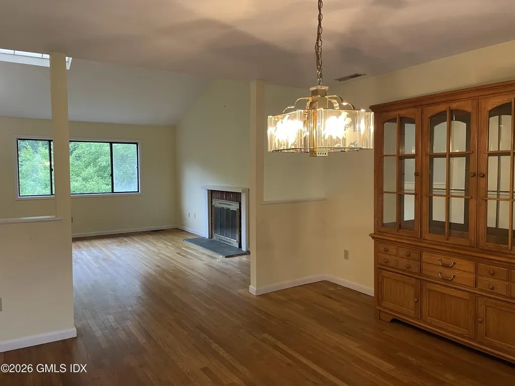 21 Windsor Lane Cos Cob CT 06807