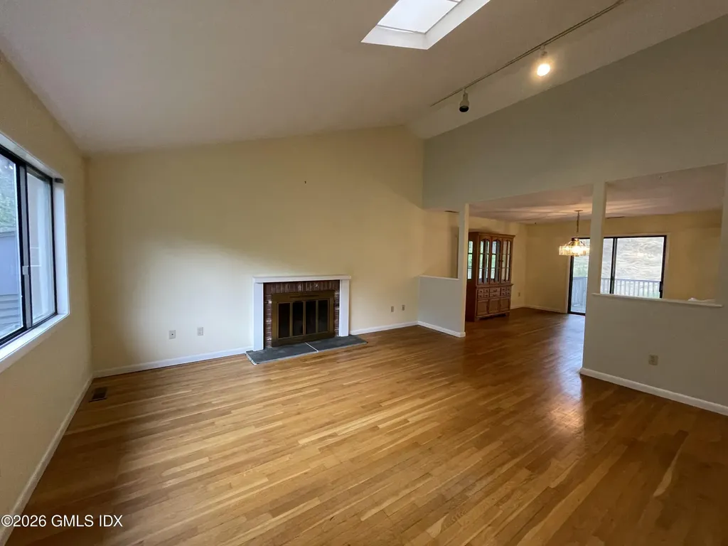 21 Windsor Lane Cos Cob CT 06807