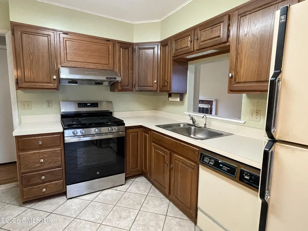 21 Windsor Lane Cos Cob CT 06807