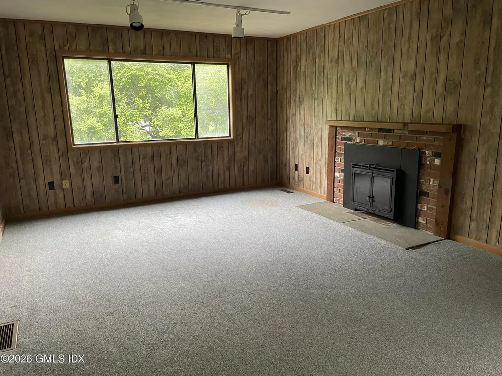 21 Windsor Lane Cos Cob CT 06807