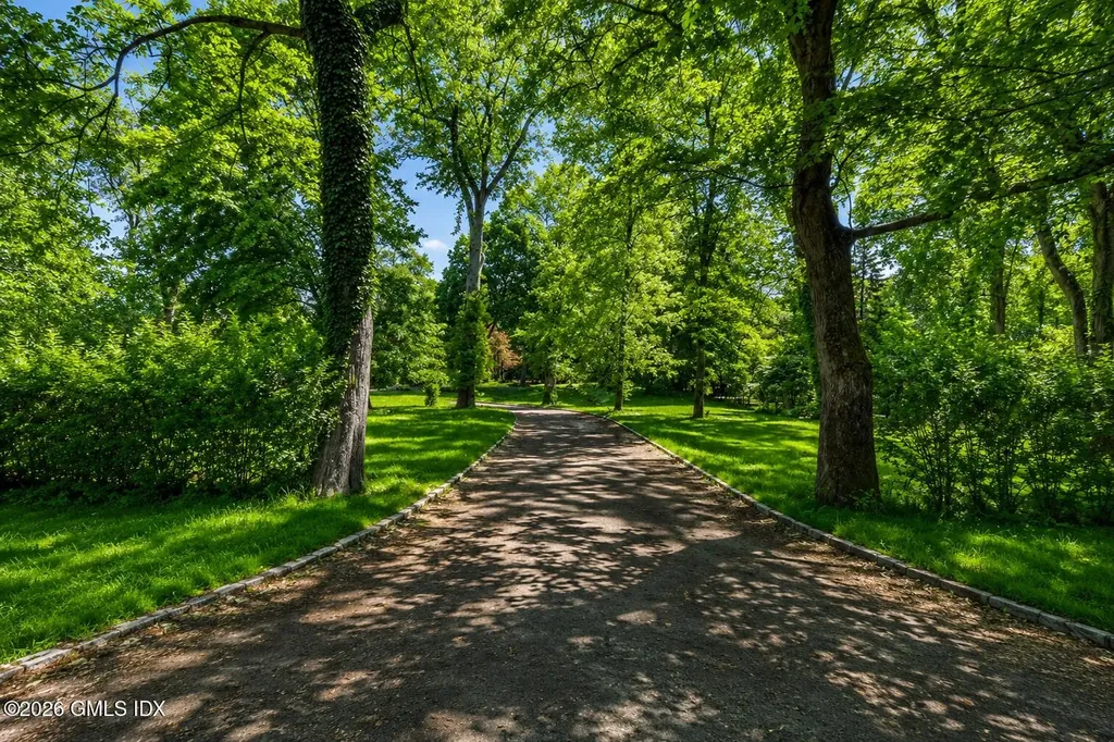 39 Brookridge Drive Greenwich CT 06830