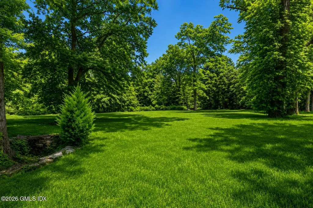 39 Brookridge Drive Greenwich CT 06830