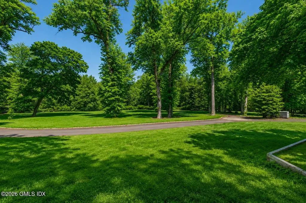 39 Brookridge Drive Greenwich CT 06830