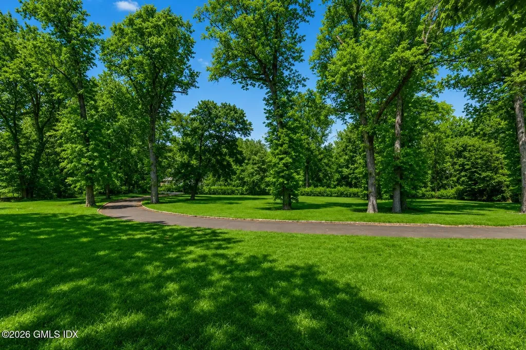 39 Brookridge Drive Greenwich CT 06830