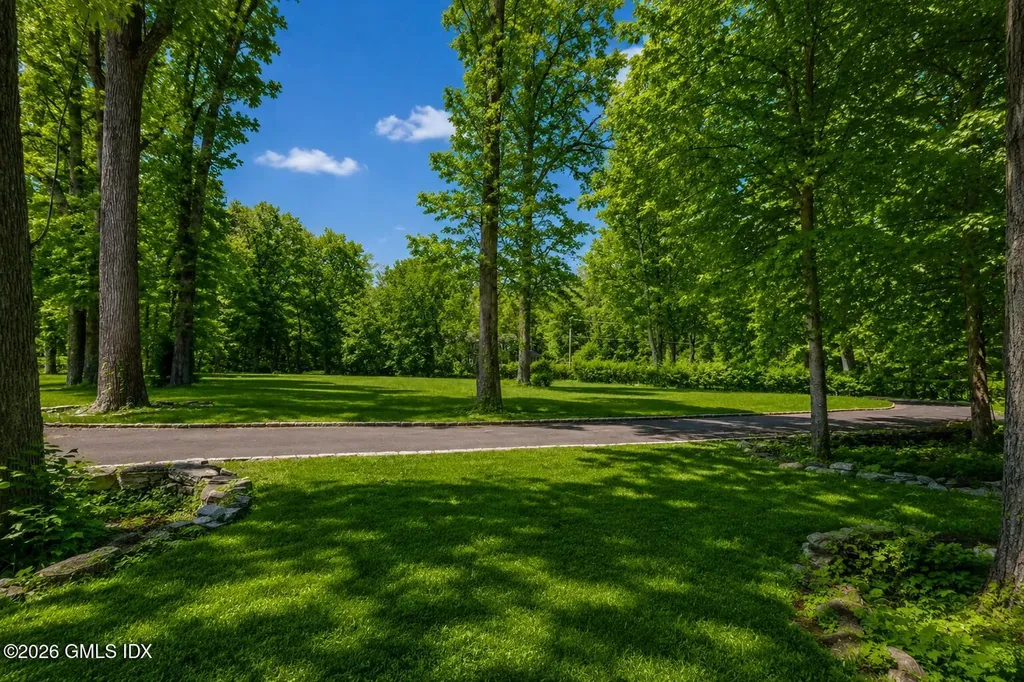 39 Brookridge Drive Greenwich CT 06830