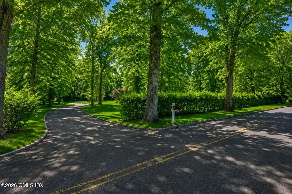 39 Brookridge Drive Greenwich CT 06830
