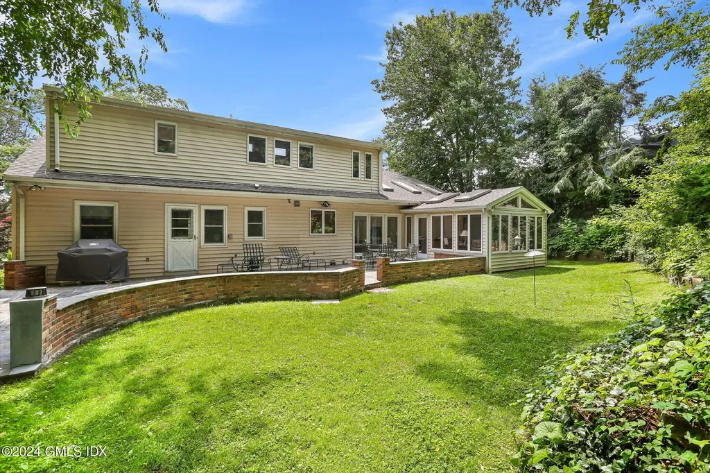 Riverside CT, 58 Arch Street