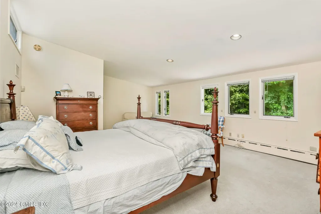 58 Arch Street Riverside CT 06878