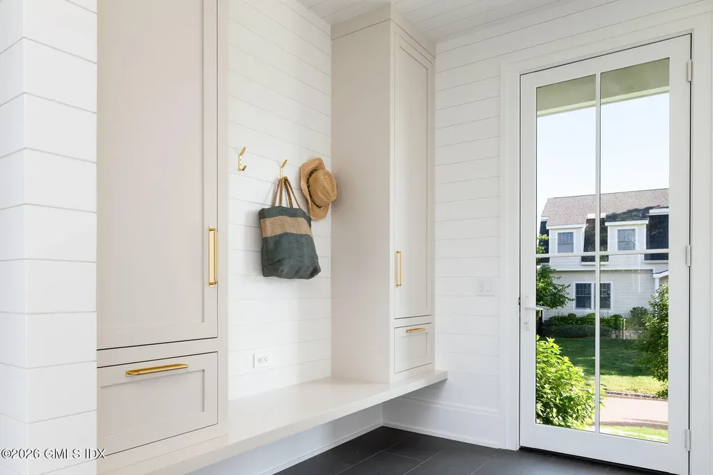 25 Cove Road Old Greenwich CT 06870
