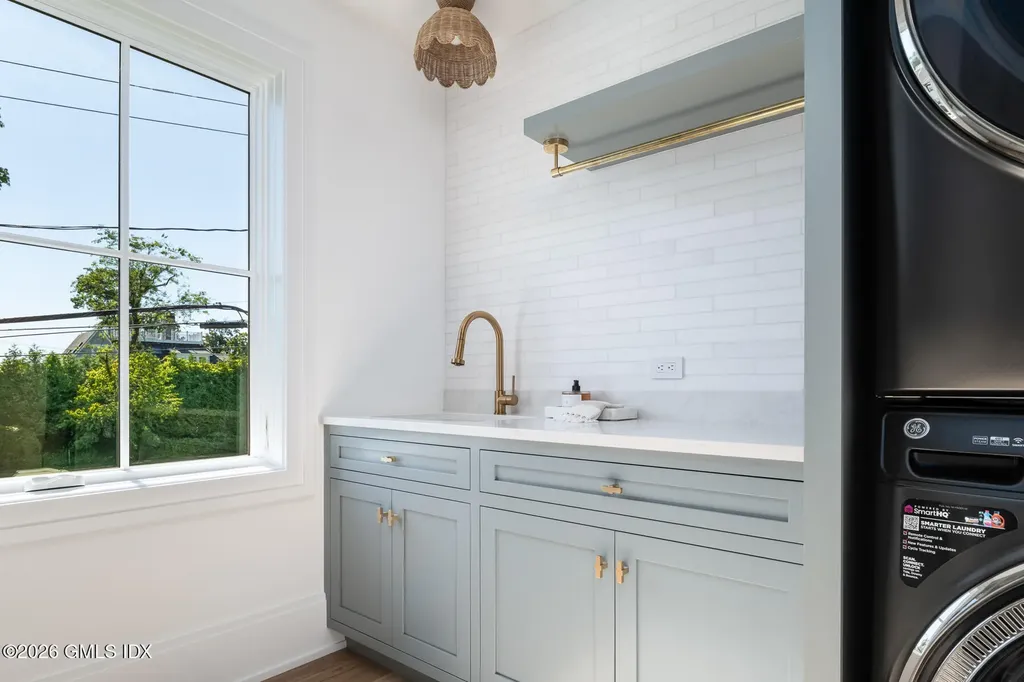 25 Cove Road Old Greenwich CT 06870