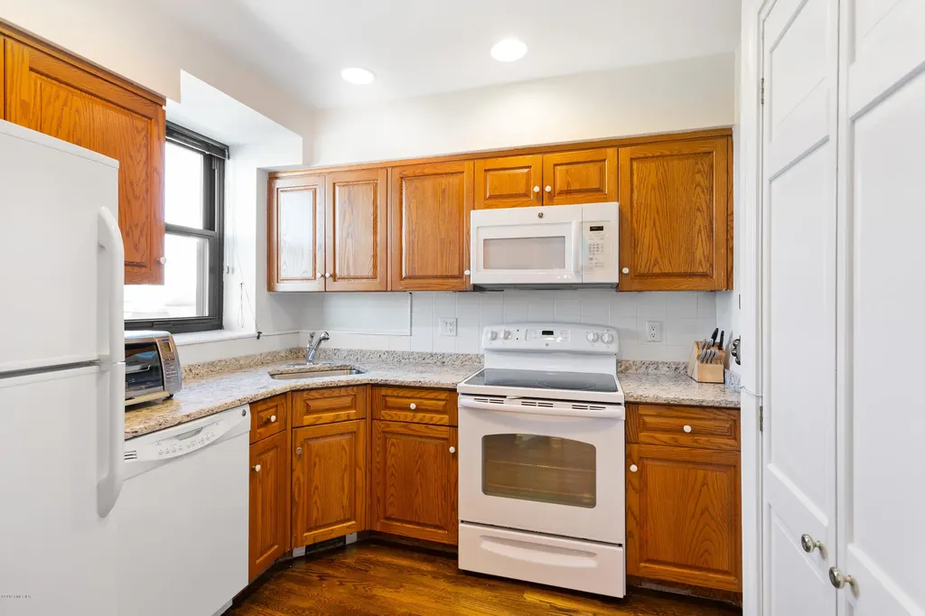 15 Lafayette Court Greenwich CT 06831