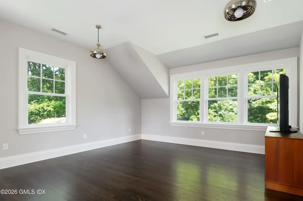 16 Annjim Drive Greenwich CT 06830