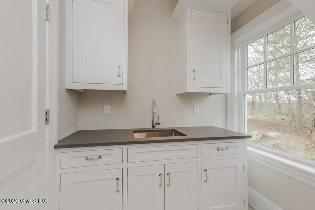 16 Annjim Drive Greenwich CT 06830