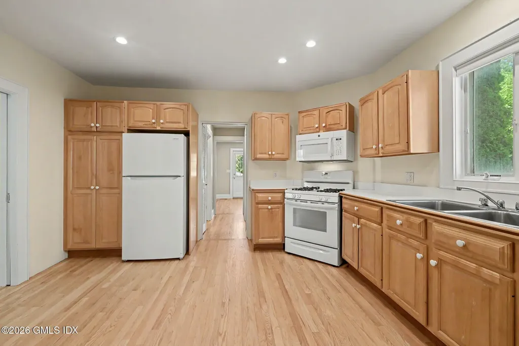 18 Grand Street Greenwich CT 06830
