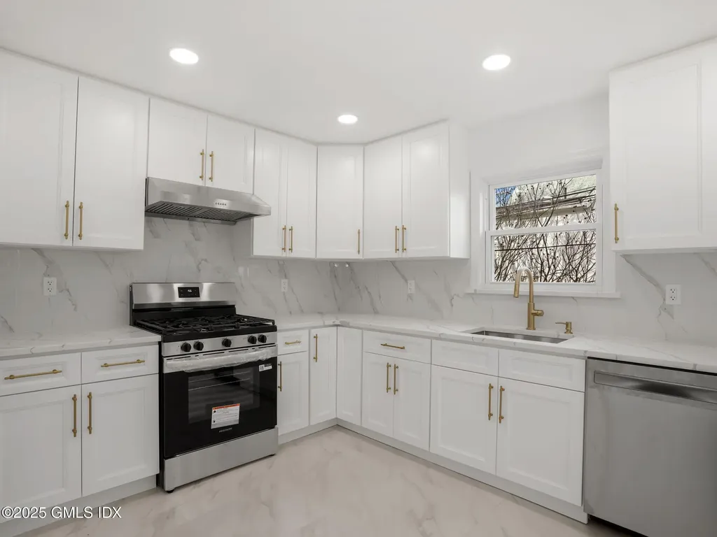 37 Edgewood Avenue Greenwich CT 06830