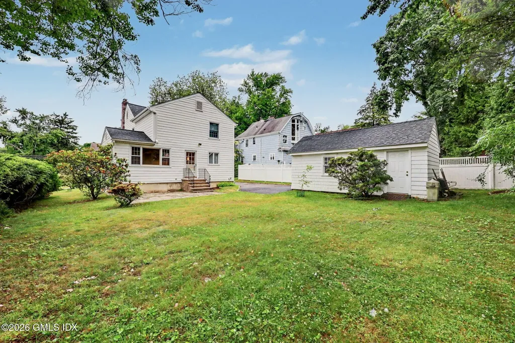 31 Hassake Road Old Greenwich CT 06870