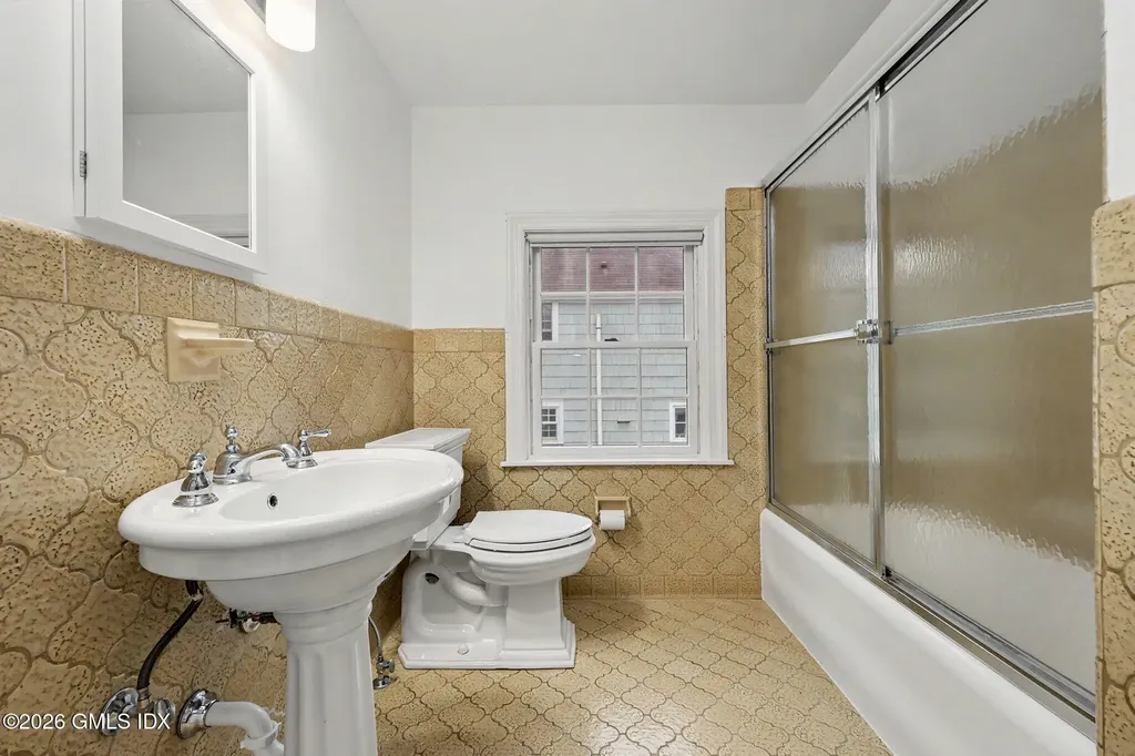 31 Hassake Road Old Greenwich CT 06870